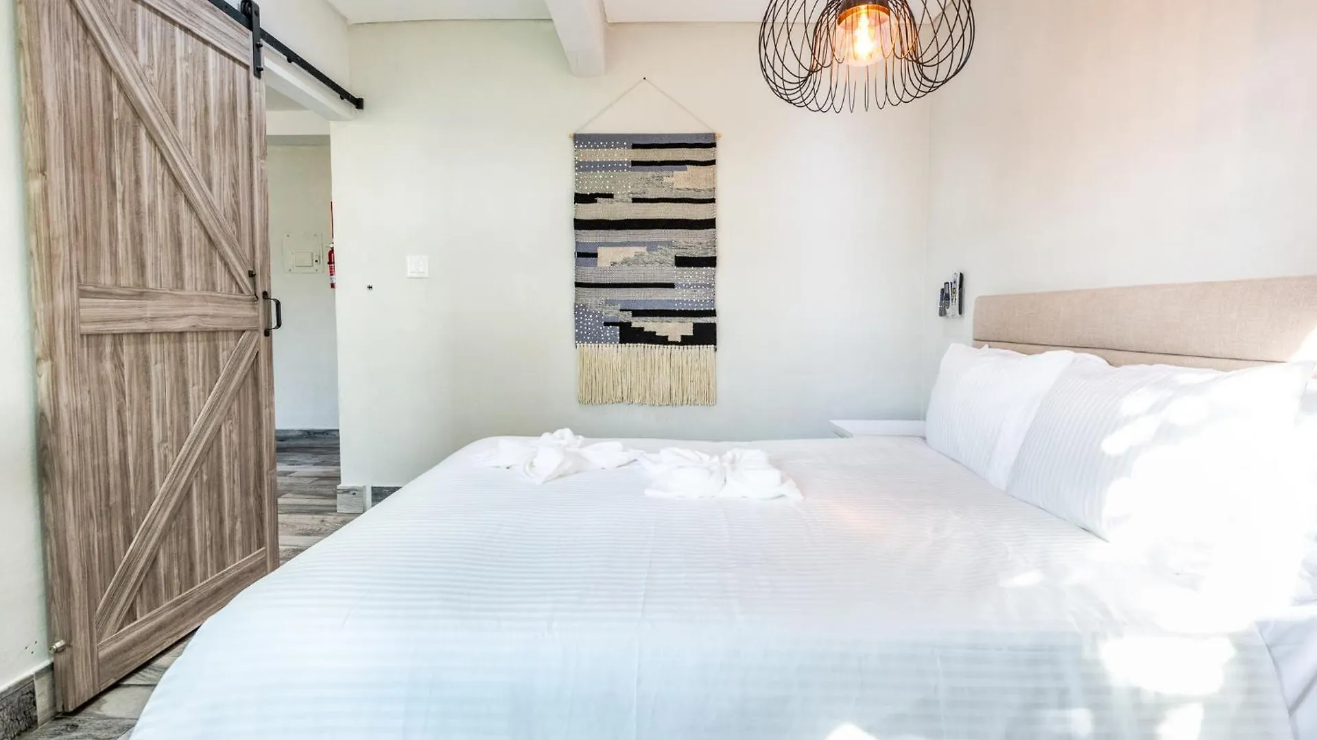 Tapia Haus 103 - Beach Vibes Within Walking Distance San Juan Hotel